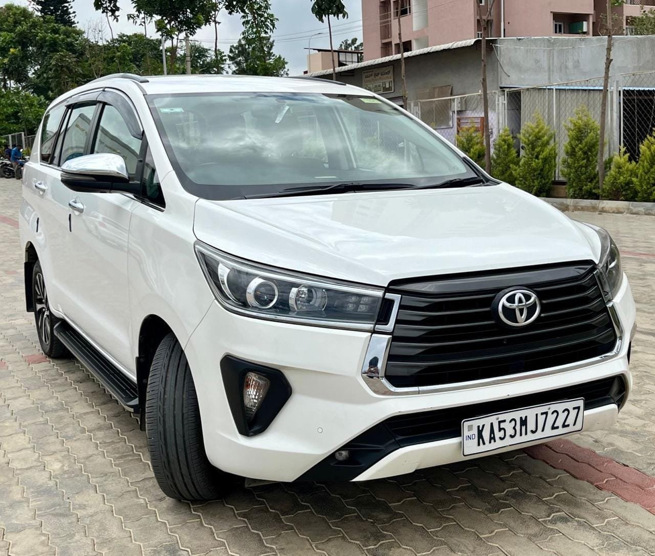Toyota Innova Crysta 2.4 Z – Excellent Condition