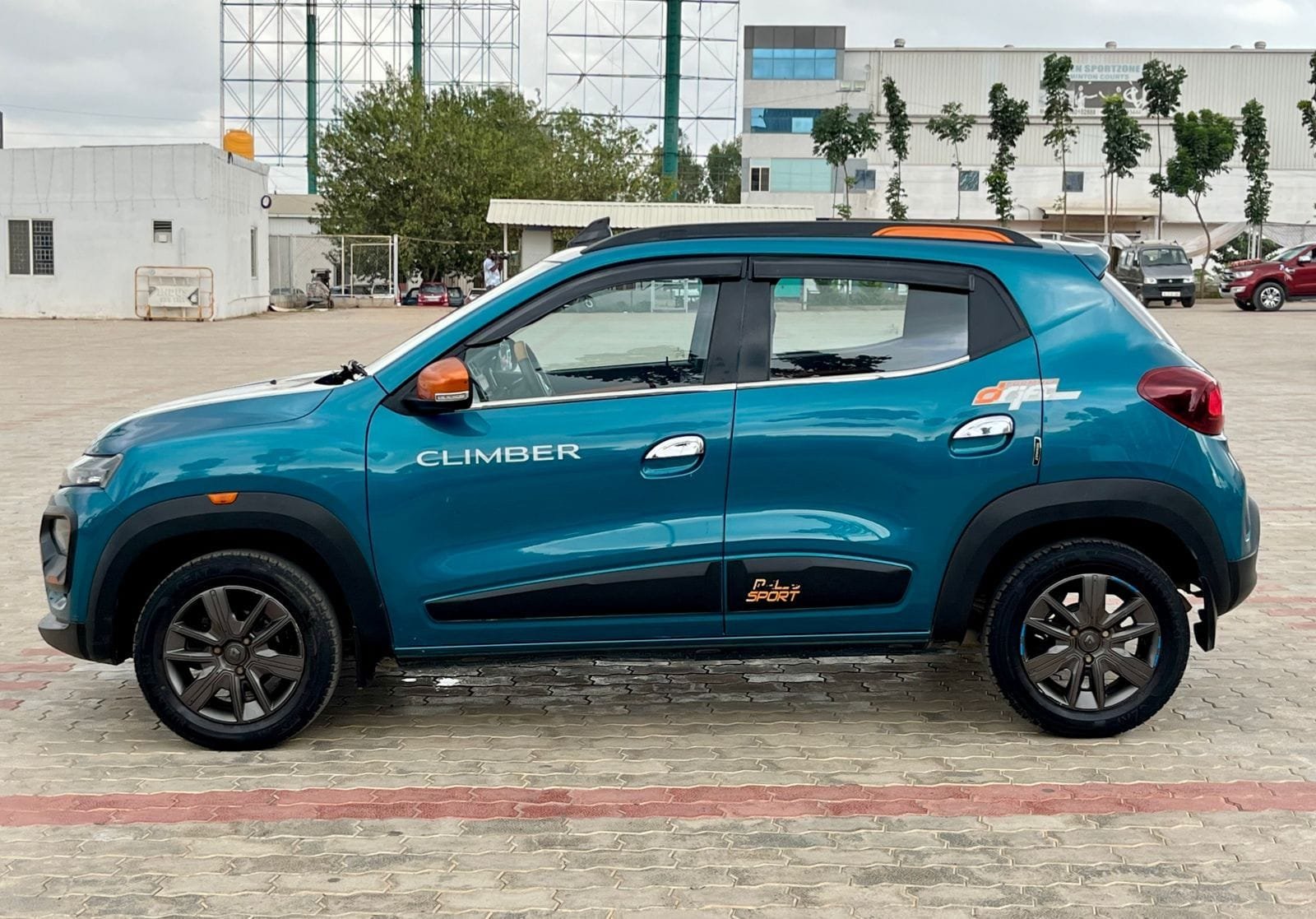 Best – Renault Kwid Climber (O) Automatic – 2019 Model