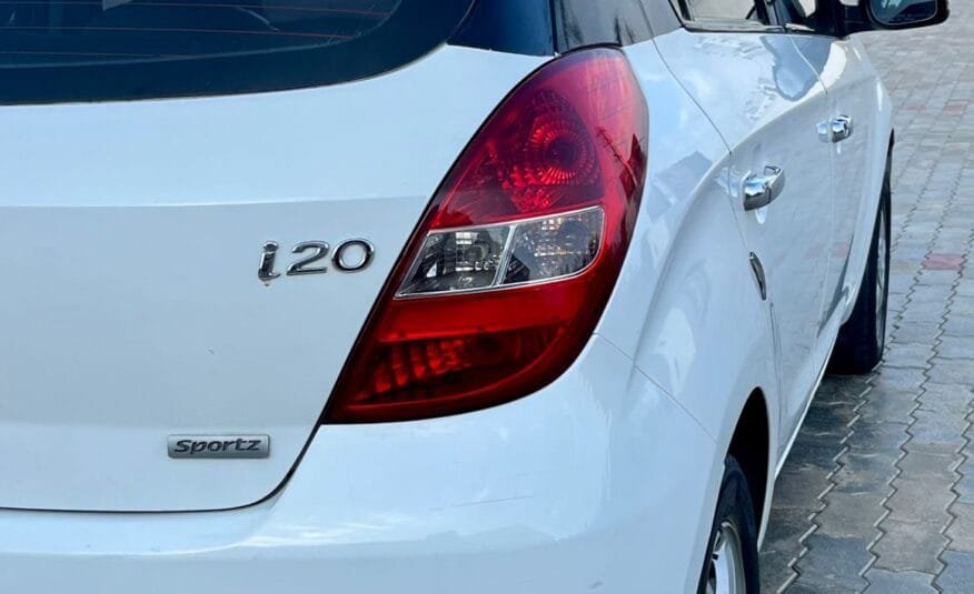 Hyundai i20 Sportz 1.2 MT: A Reliable and Well-Maintained Companion