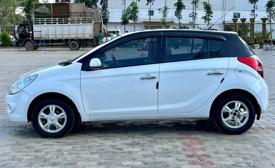 Hyundai i20 Sportz 1.2 MT: A Reliable and Well-Maintained Companion