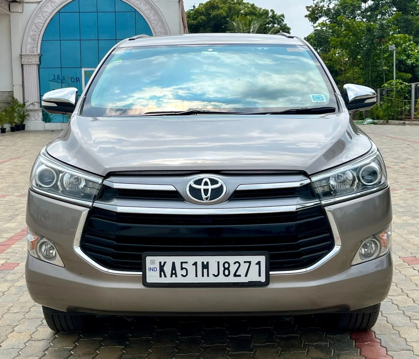 Toyota Innova Crysta 2.8 Z