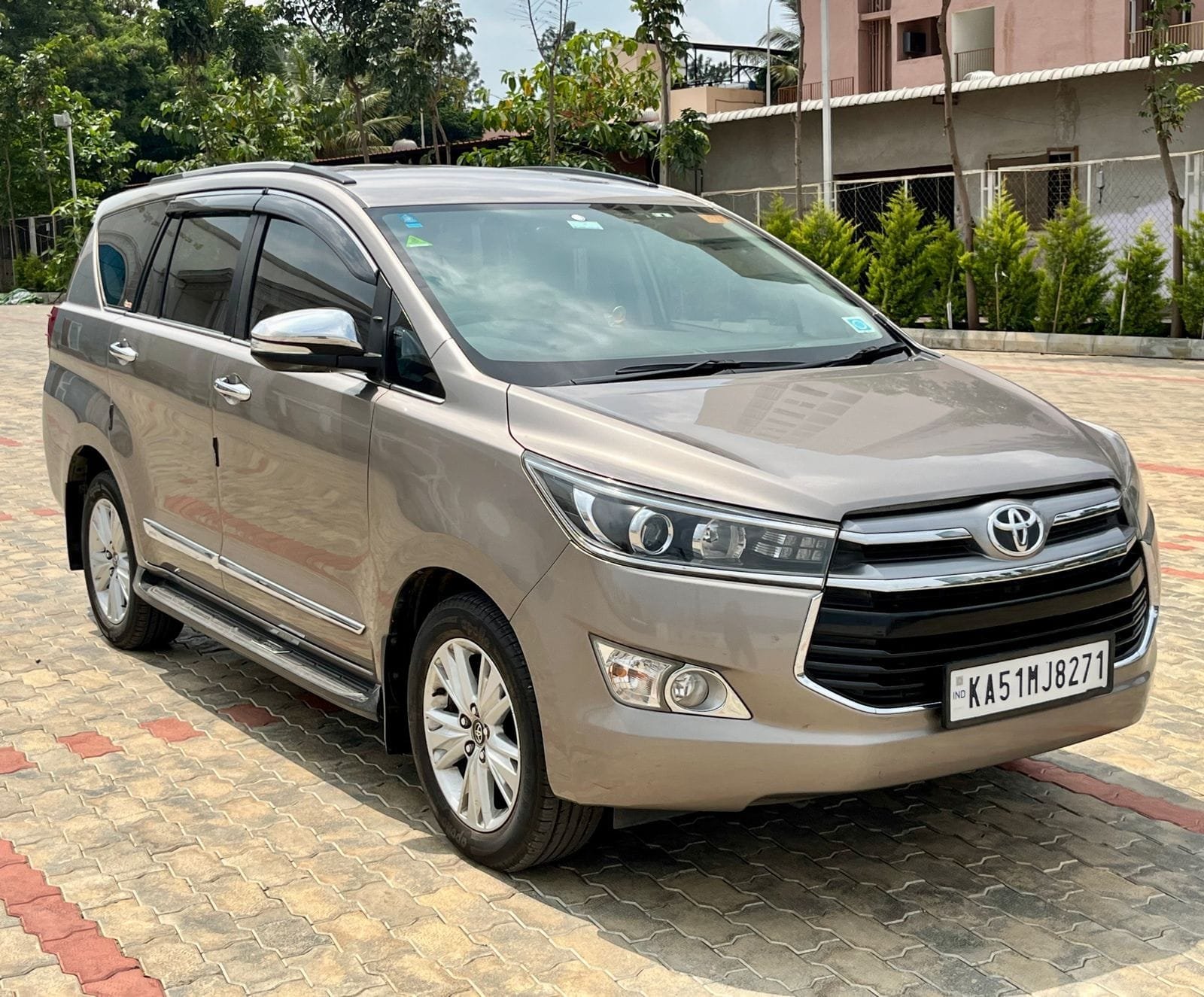 Toyota Innova Crysta 2.8 Z – Automatic – Excellent Condition