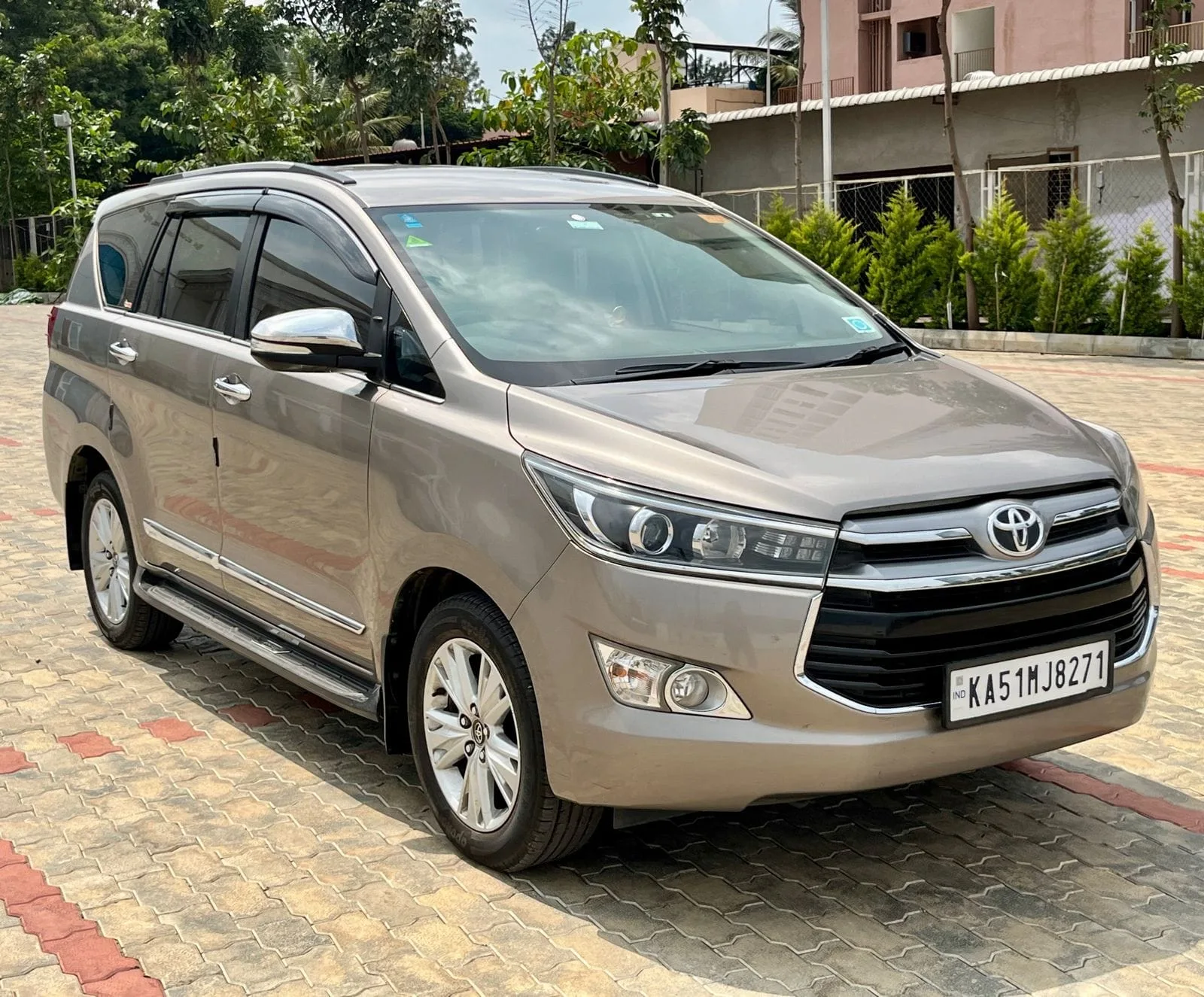 Toyota Innova Crysta 2.8 Z – Automatic – Excellent Condition