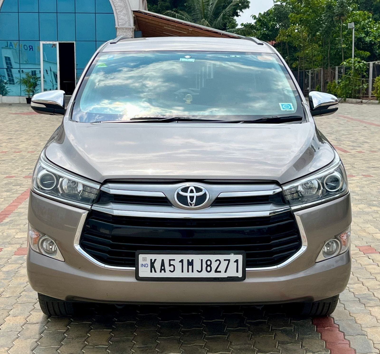Toyota Innova Crysta 2.8 Z – Automatic – Excellent Condition
