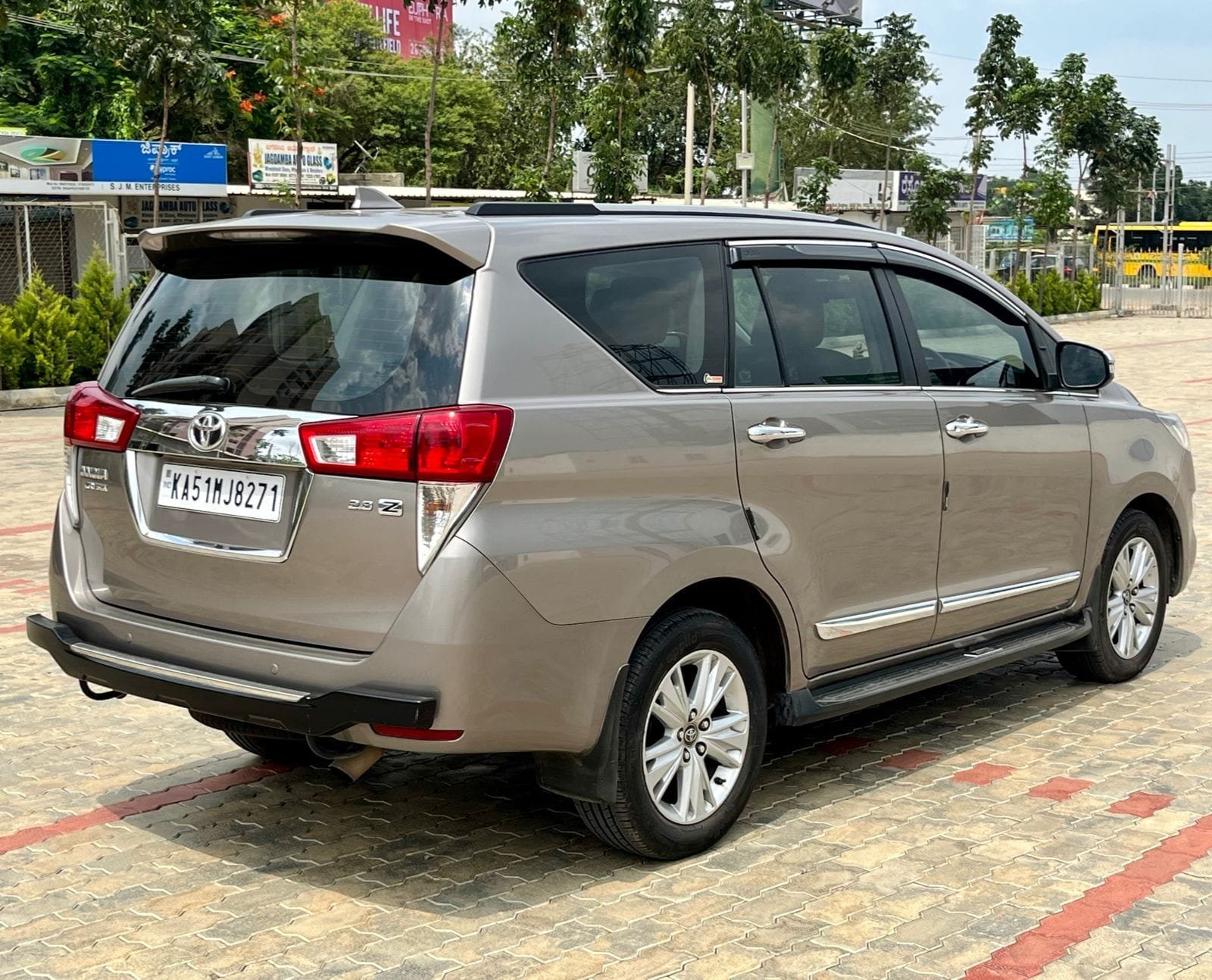 Toyota Innova Crysta 2.8 Z – Automatic – Excellent Condition