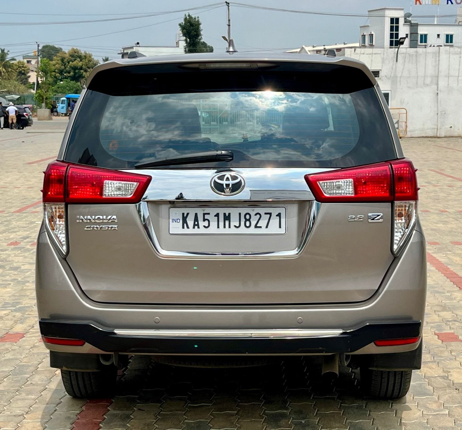 Toyota Innova Crysta 2.8 Z – Automatic – Excellent Condition