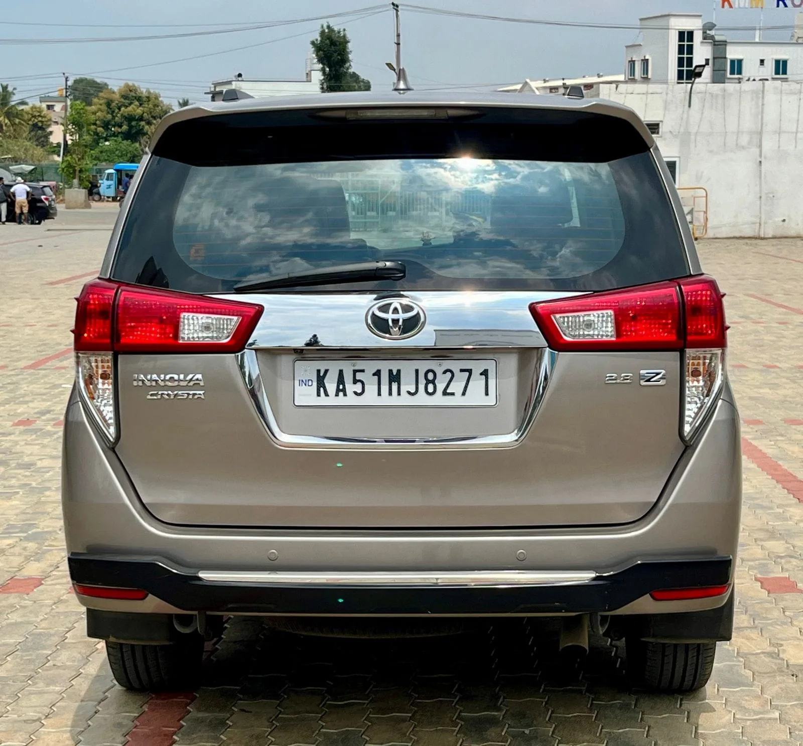 Toyota Innova Crysta 2.8 Z – Automatic – Excellent Condition