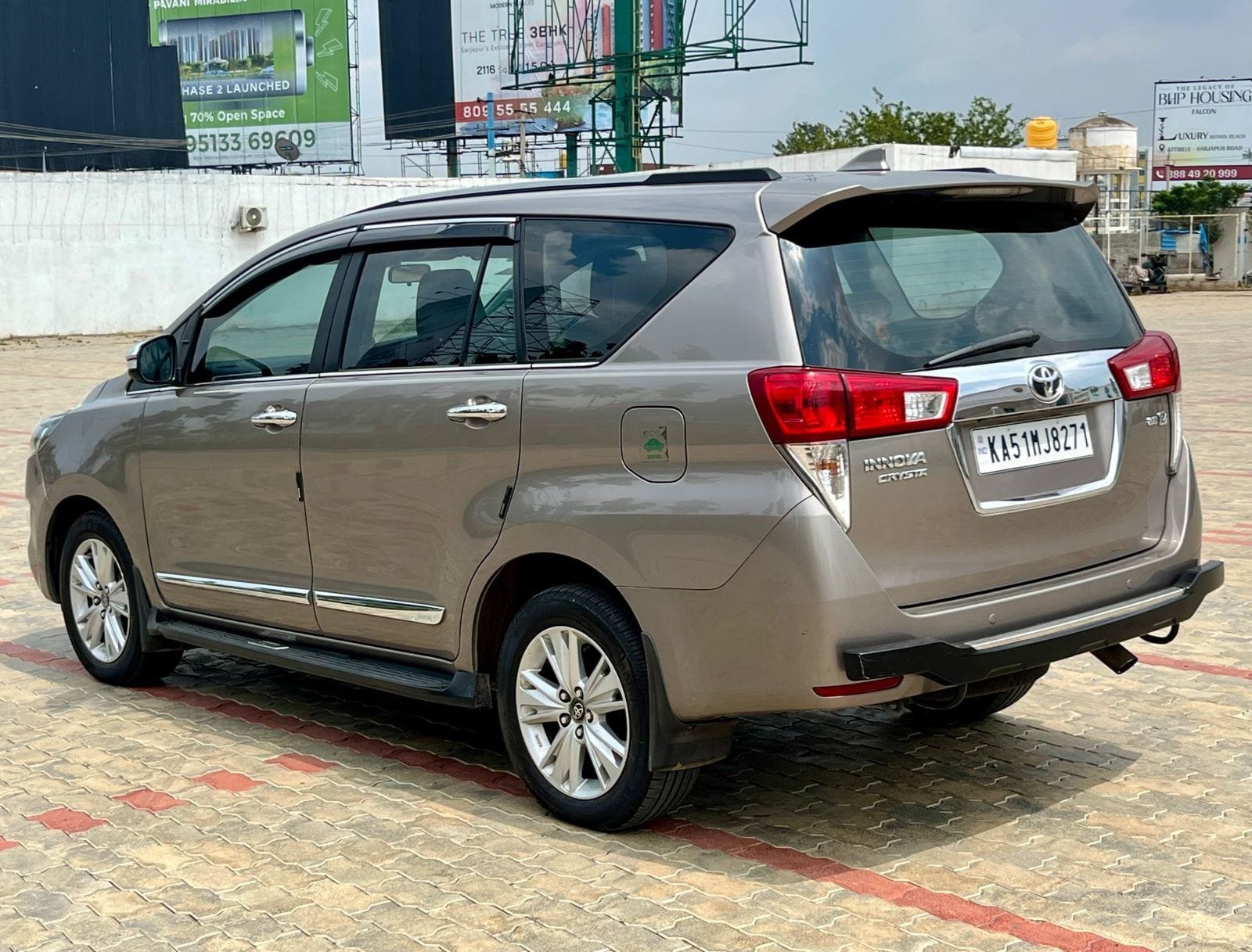Toyota Innova Crysta 2.8 Z – Automatic – Excellent Condition