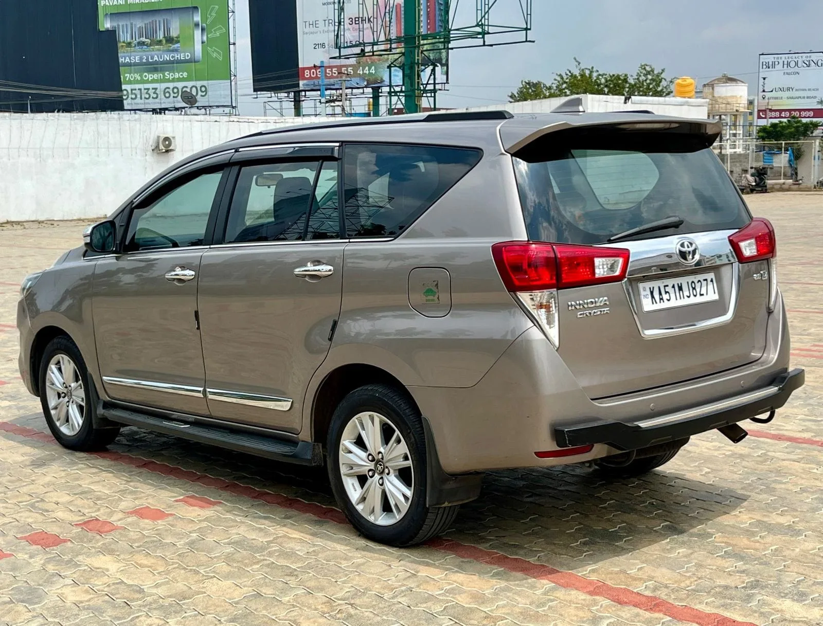 Toyota Innova Crysta 2.8 Z – Automatic – Excellent Condition