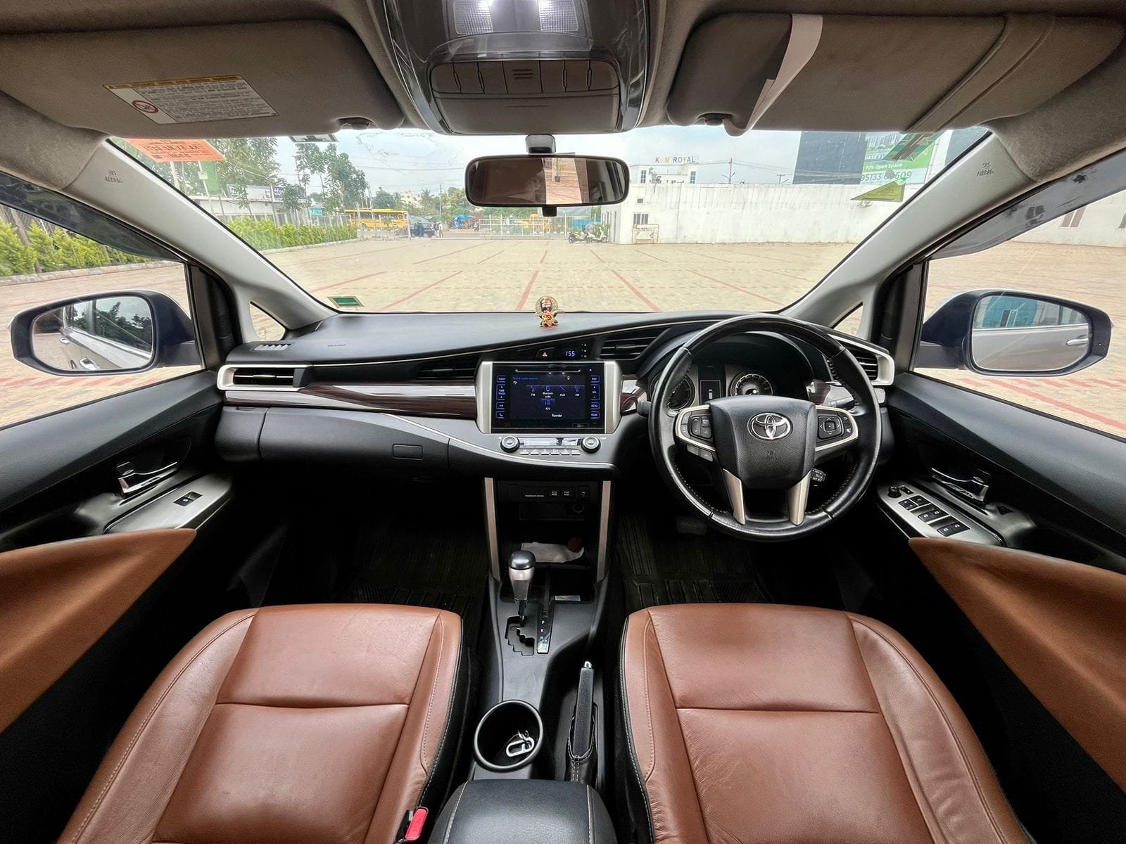 Toyota Innova Crysta 2.8 Z – Automatic – Excellent Condition