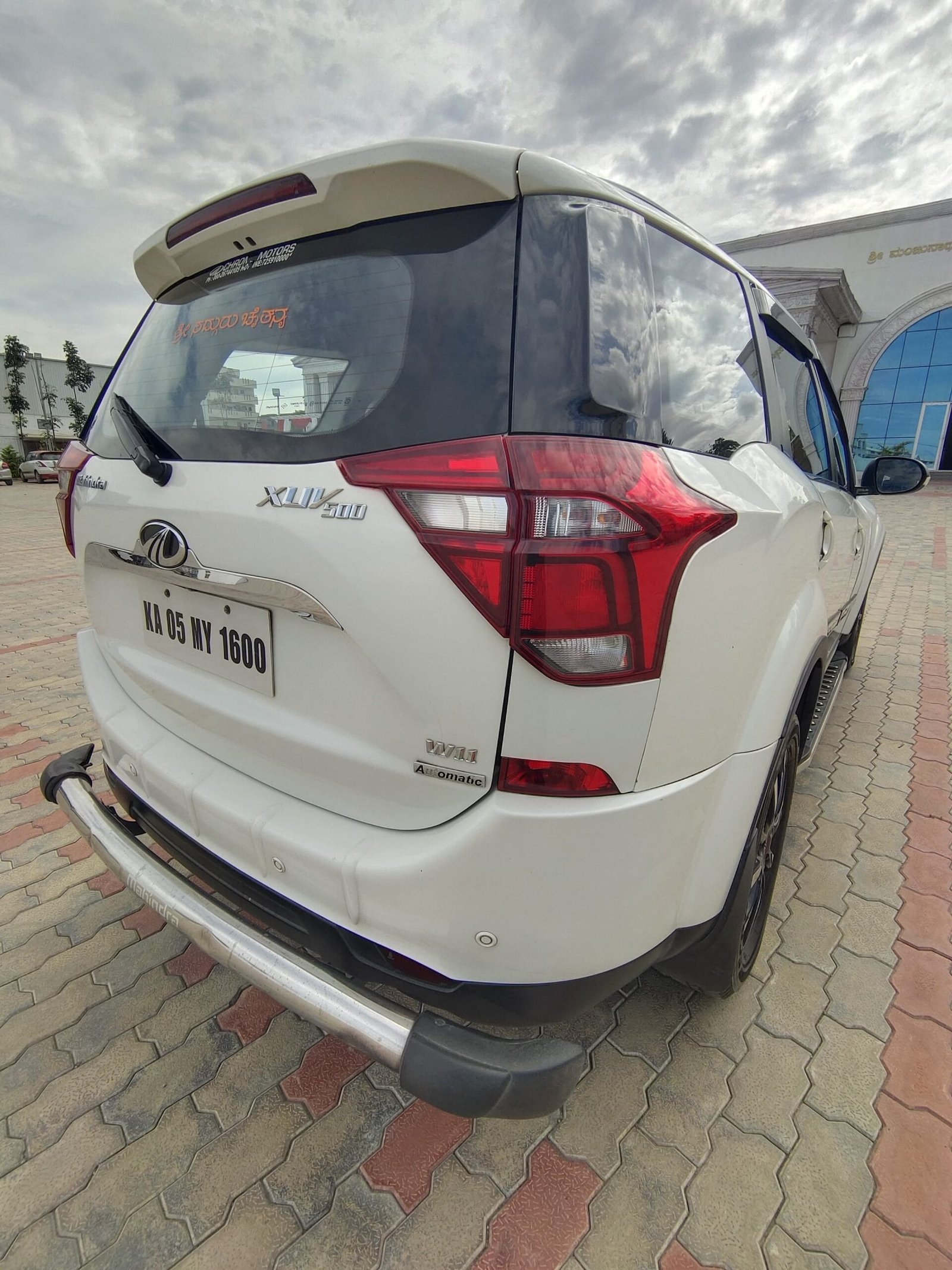 Mahindra XUV500 W11 AT – 2018 – Top Class