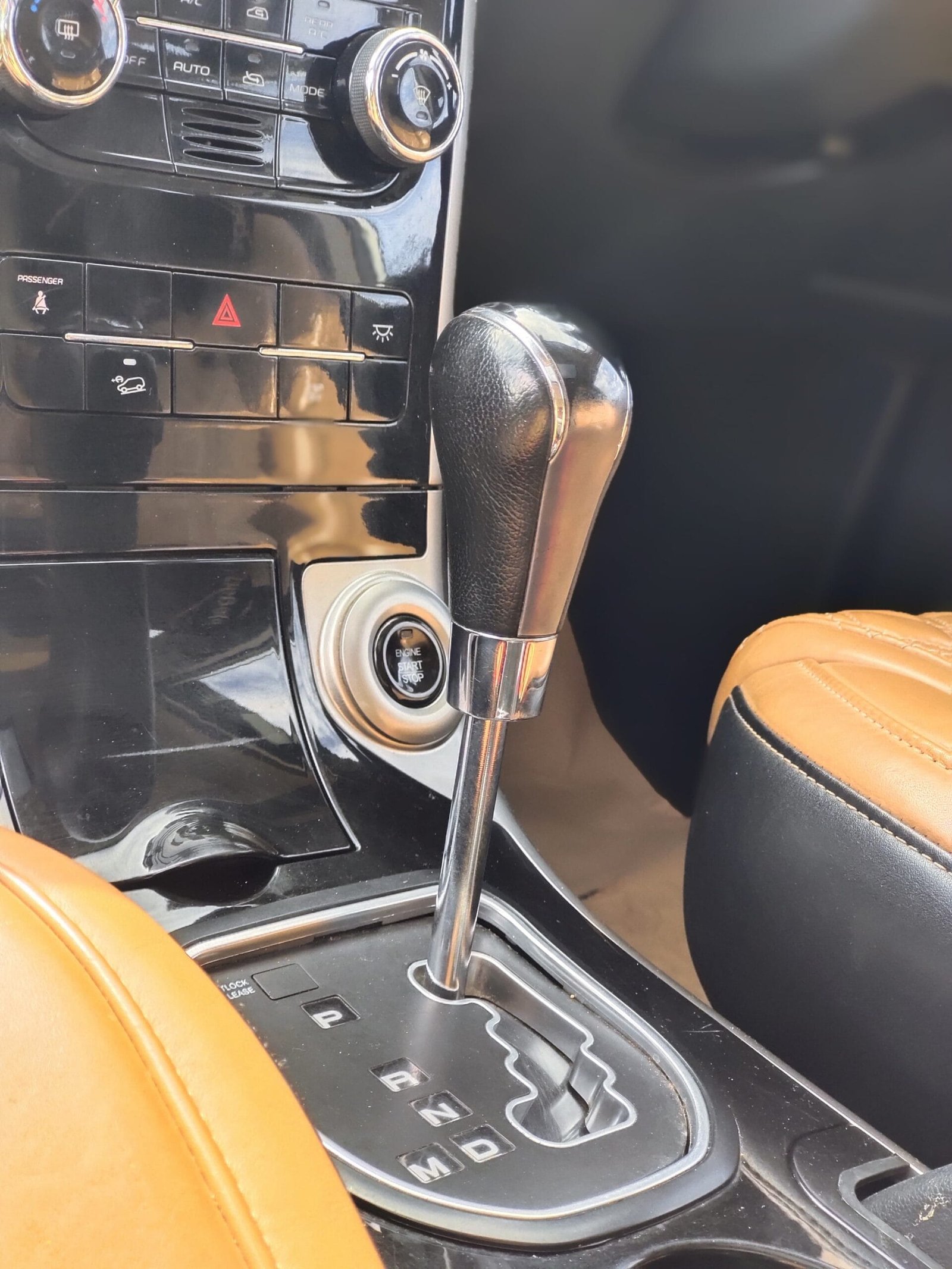 Mahindra XUV500 W11 AT – 2018 – Top Class