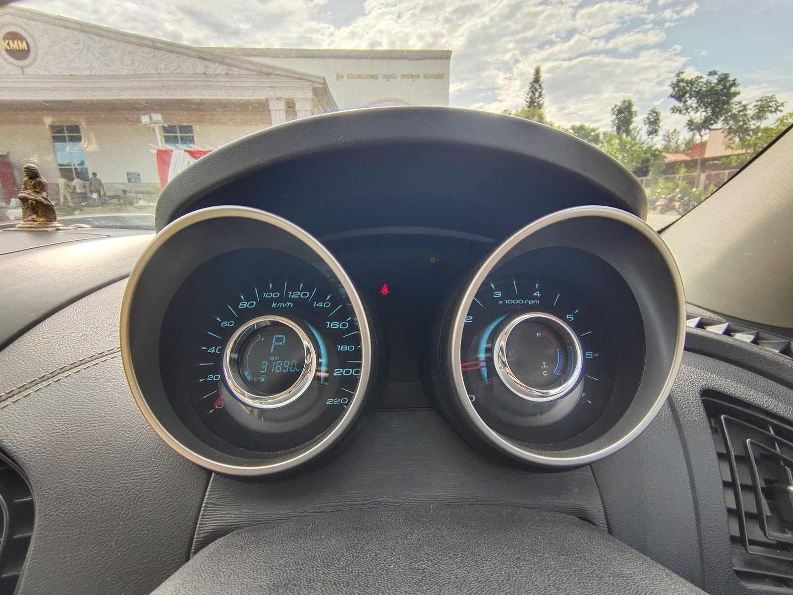 Mahindra XUV500 W11 AT – 2018 – Top Class