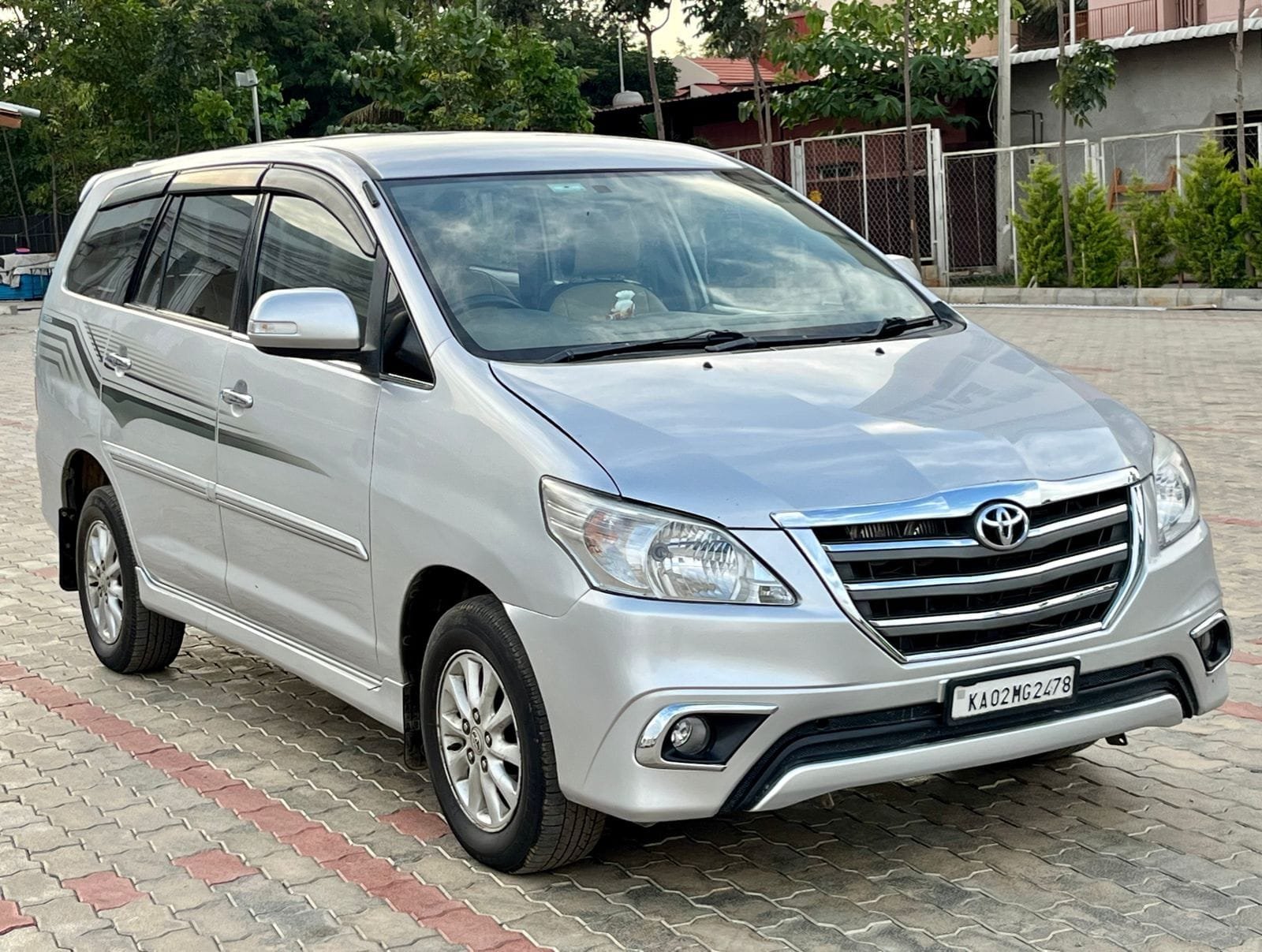 Excellent Condition 2012 Toyota Innova 2.5 V Diesel