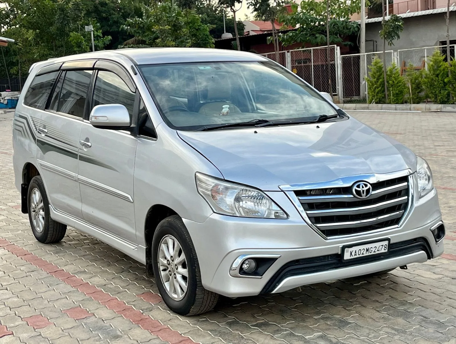 Excellent Condition 2012 Toyota Innova 2.5 V Diesel