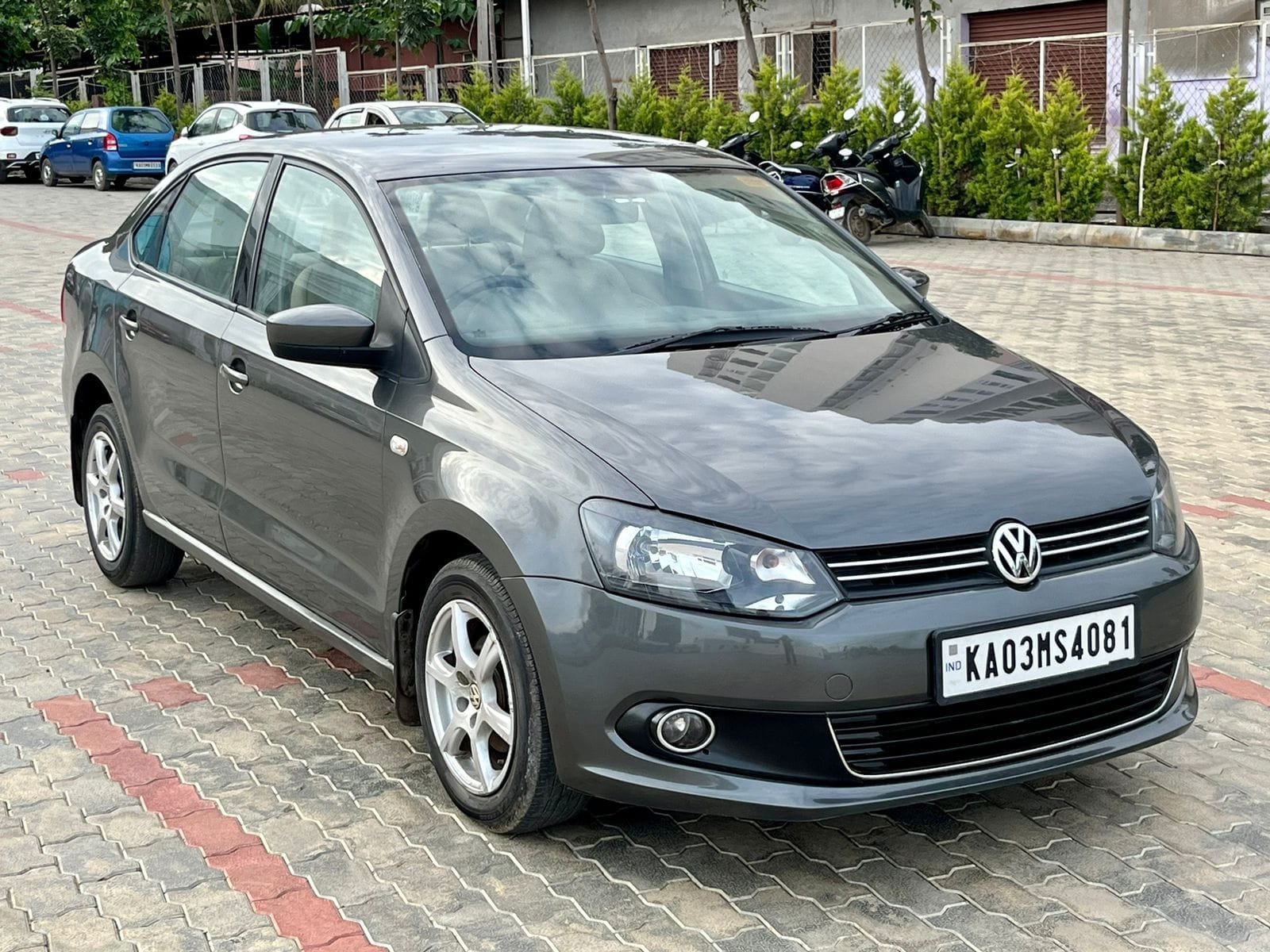 Volkswagen Vento 1.6 Highline MT – Top Class