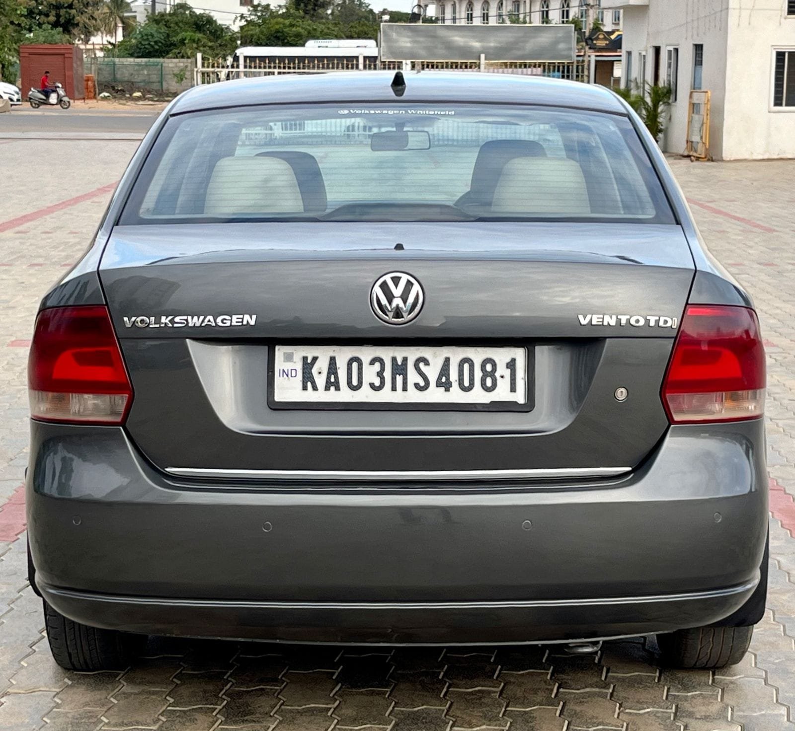 Volkswagen Vento 1.6 Highline MT – Top Class