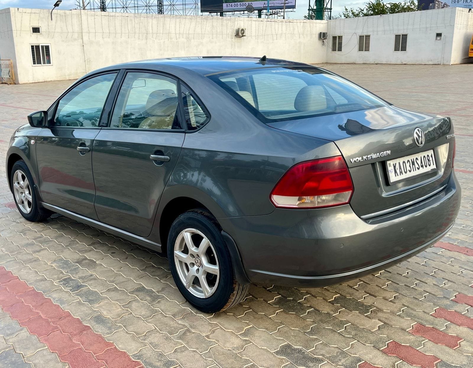 Volkswagen Vento 1.6 Highline MT – Top Class