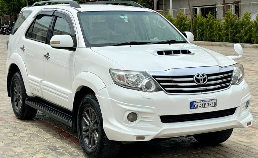 Toyota Fortuner 3.0L 4×4 – Powerful SUV with Reliable Performance