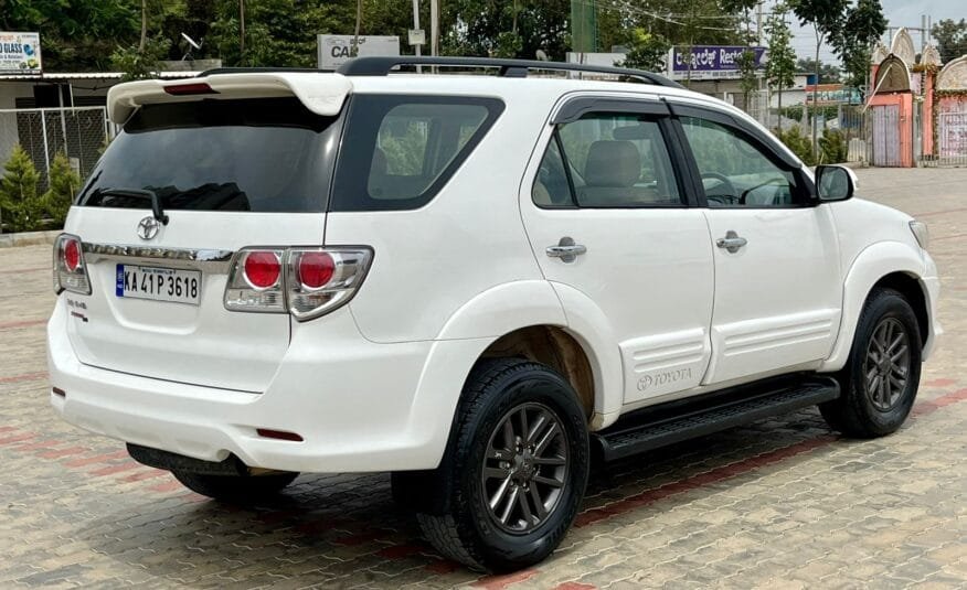 Toyota Fortuner 3.0L 4×4 – Powerful SUV with Reliable Performance