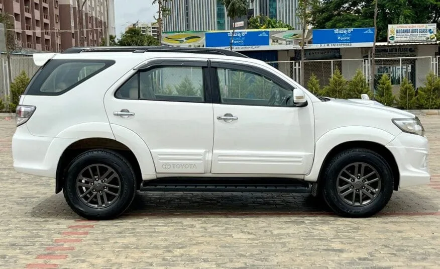 Toyota Fortuner 3.0L 4×4 – Powerful SUV with Reliable Performance
