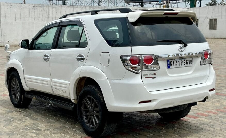 Toyota Fortuner 3.0L 4×4 – Powerful SUV with Reliable Performance