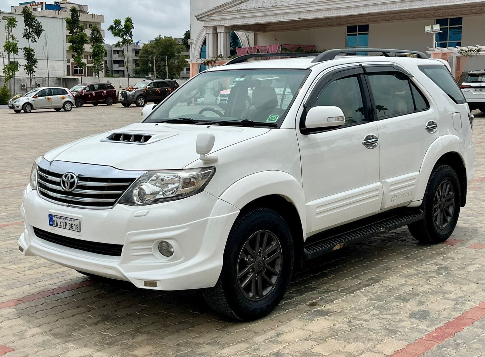 Toyota Fortuner 3.0L 4×4 – Powerful SUV with Reliable Performance