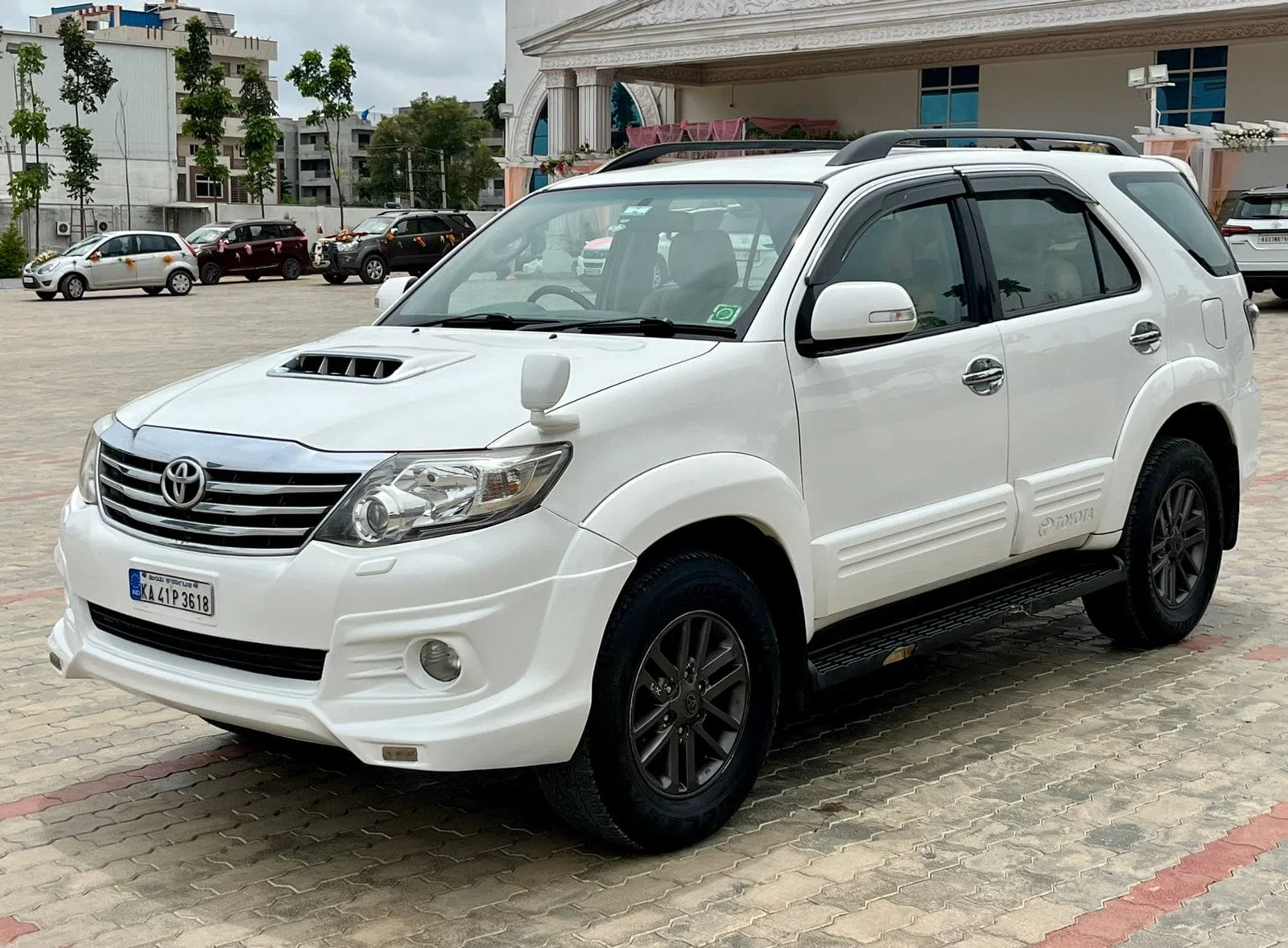 Toyota Fortuner 3.0L 4×4 – Powerful SUV with Reliable Performance