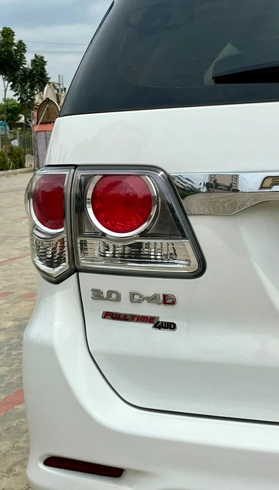 Toyota Fortuner 3.0L 4×4 – Powerful SUV with Reliable Performance