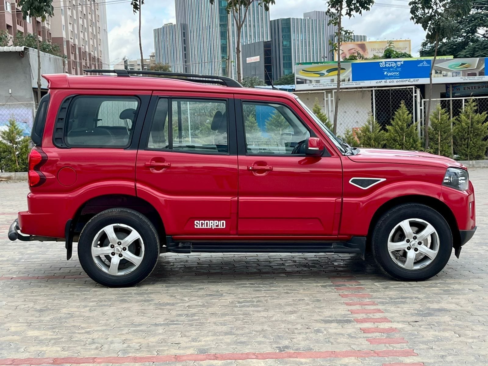 Excellent Condition 2020 Mahindra Scorpio S11 Diesel