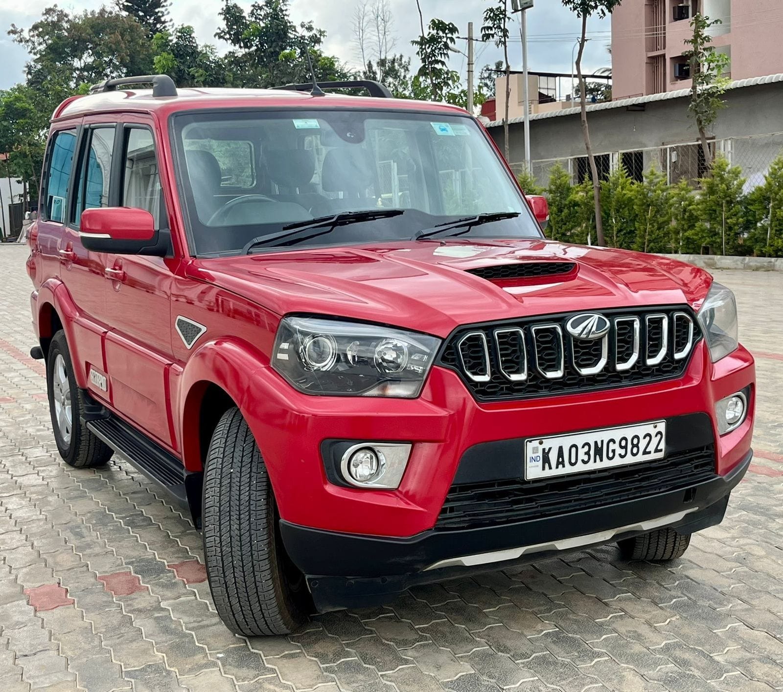 Mahindra Scorpio S11