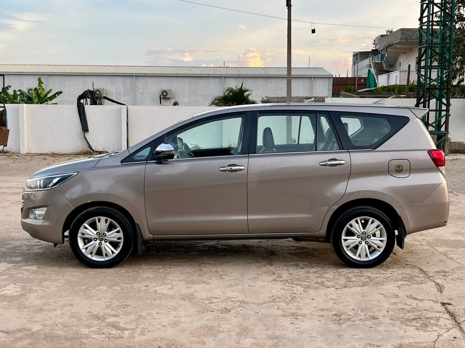 Toyota Innova Crysta 2019 – Top Selling Excellent Car