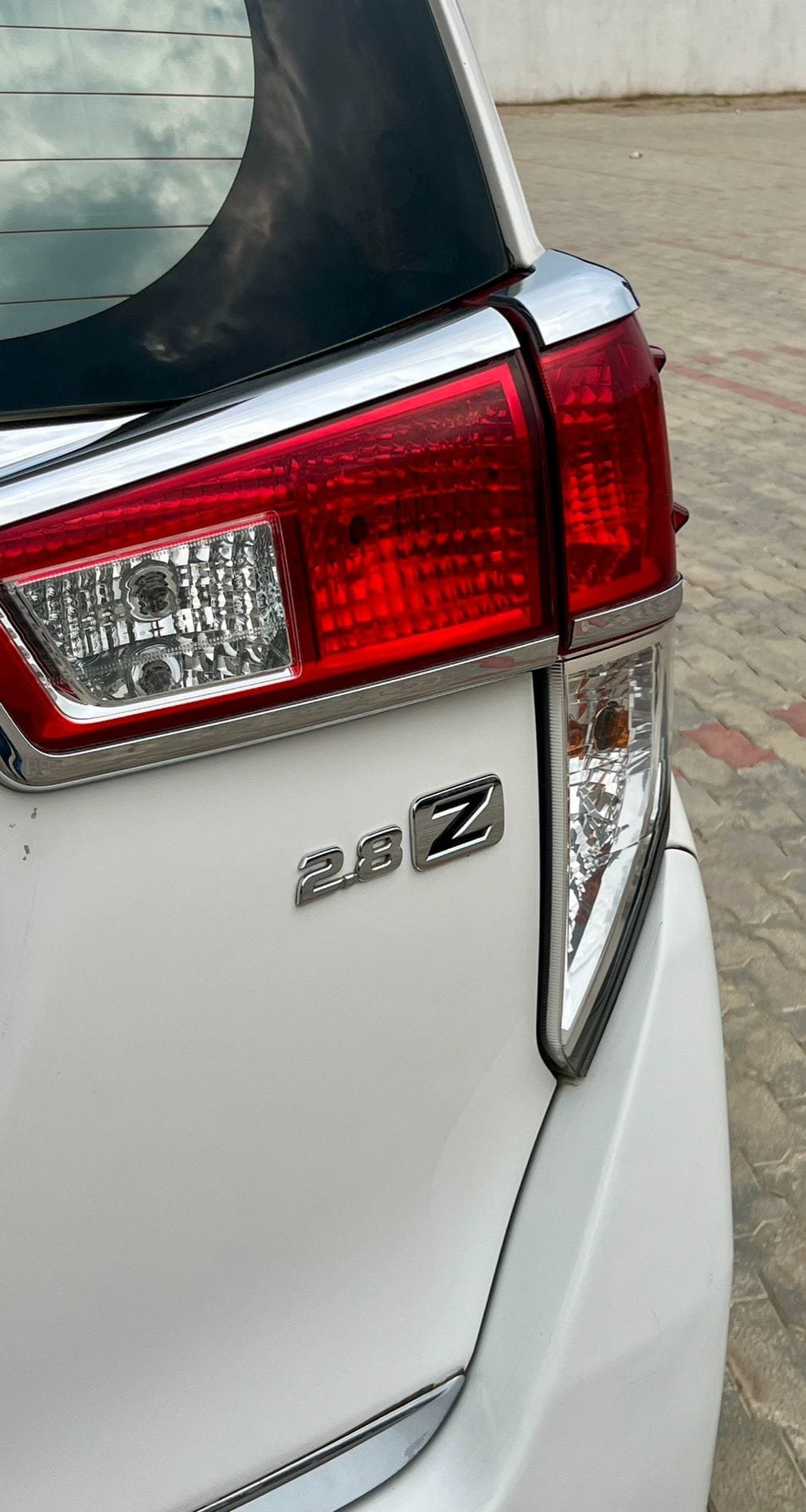 Reliable Toyota Innova Crysta 2.8 Z AT, 2017