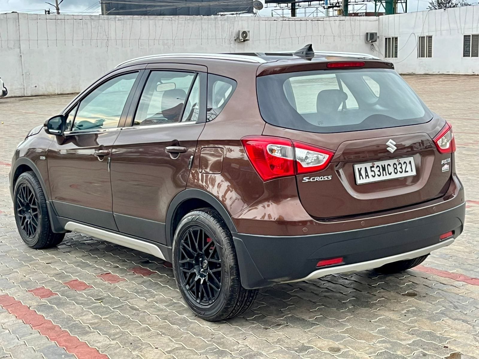 Maruti Suzuki S-Cross 1.6L : Powerful, Reliable