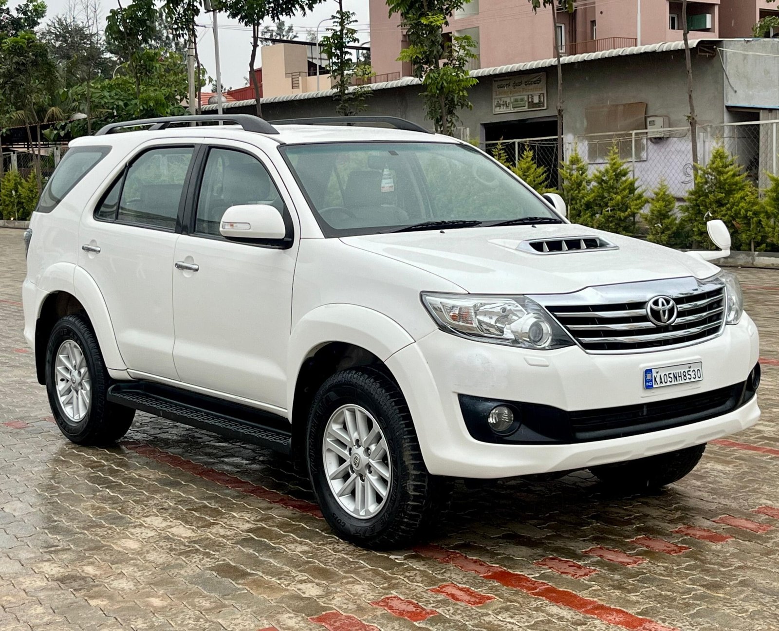 Toyota Fortuner 2WD MT (2014) – Reliable & Spacious