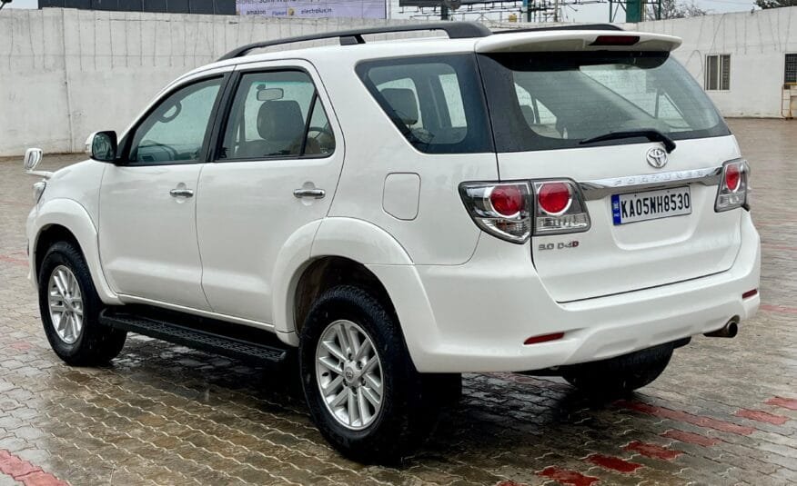 Toyota Fortuner 2WD MT (2014) – Reliable & Spacious