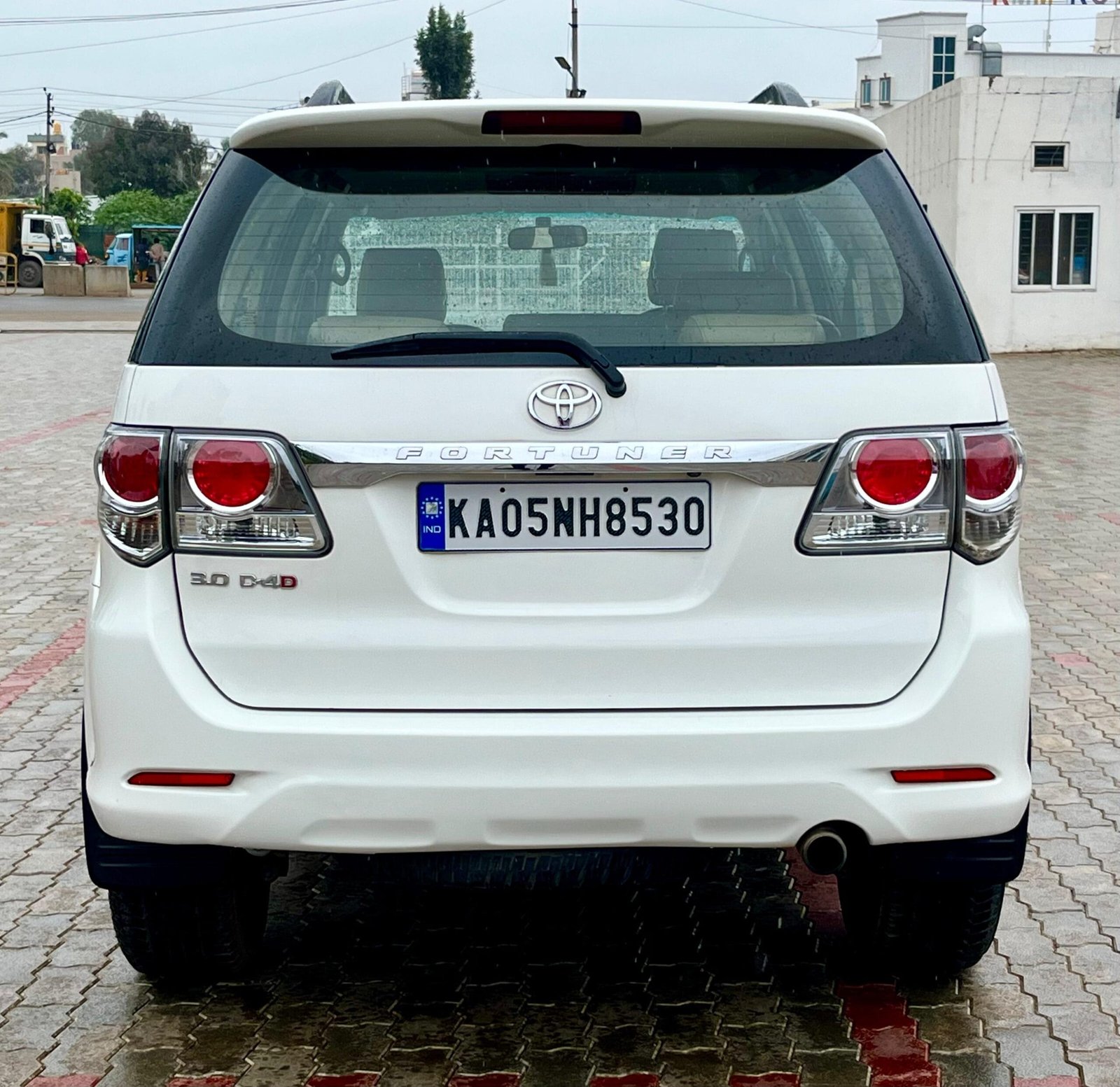 Toyota Fortuner 2WD MT (2014) – Reliable & Spacious