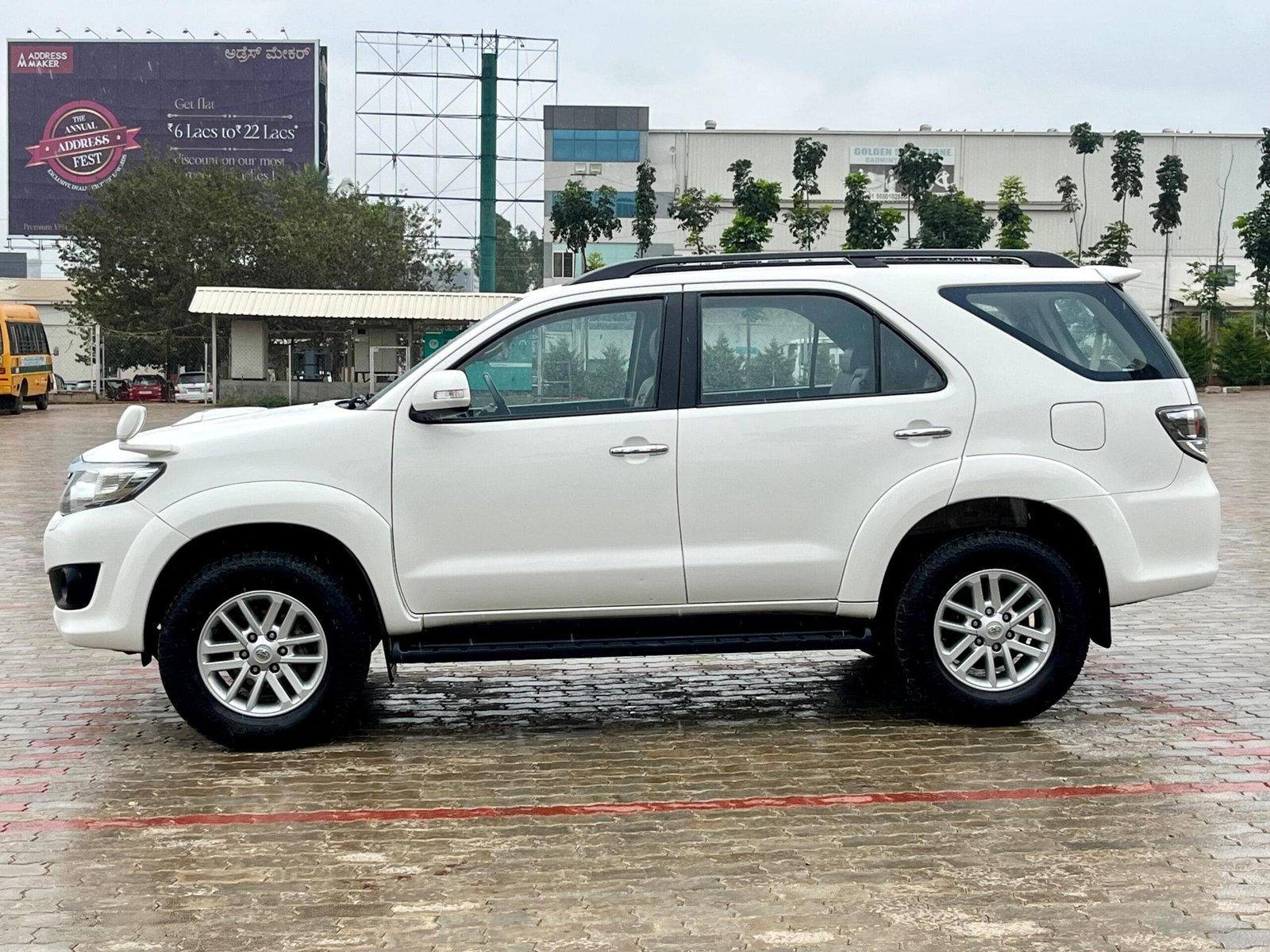Toyota Fortuner 2WD MT (2014) – Reliable & Spacious