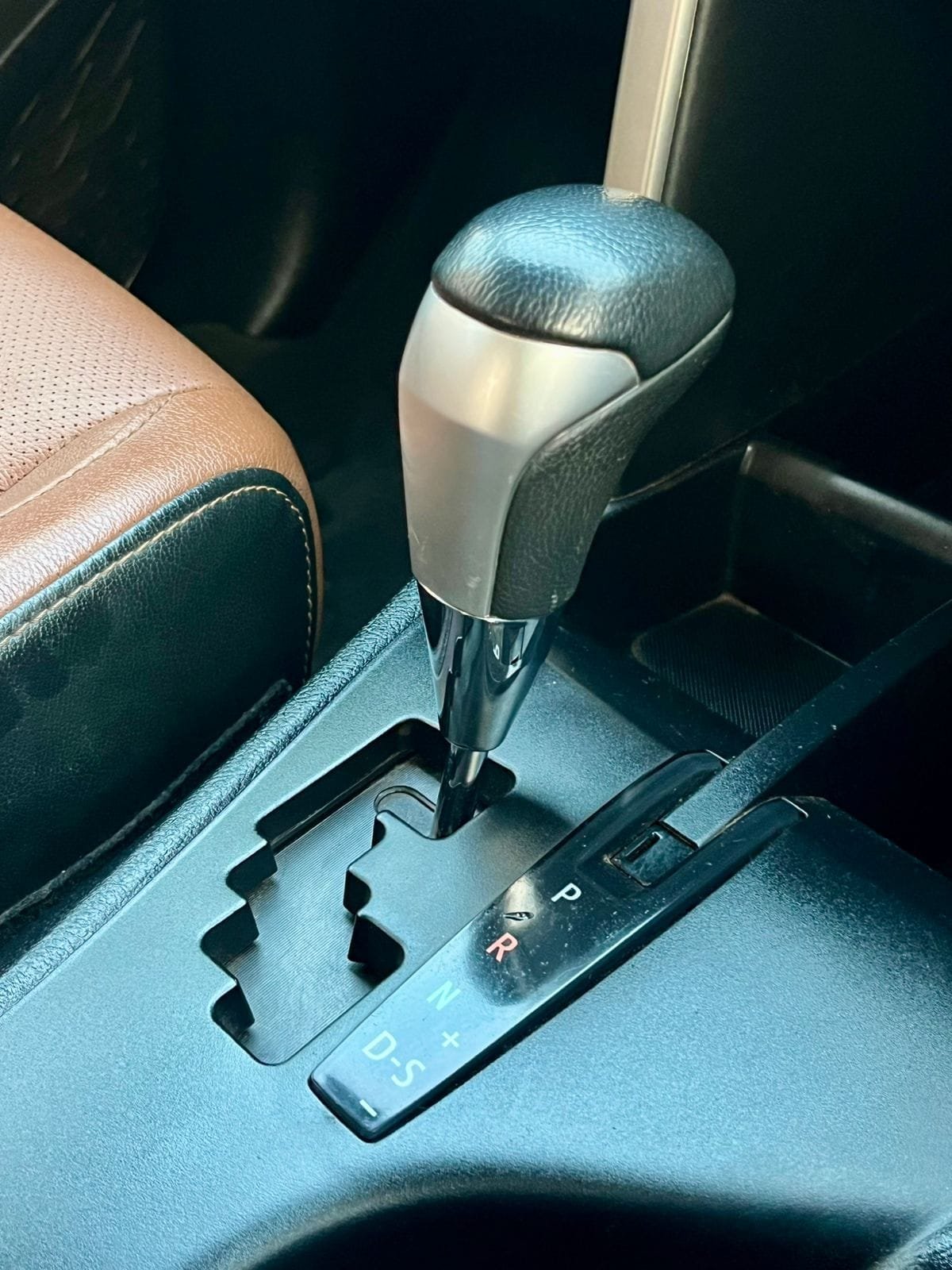 Toyota Innova Crysta 2.4 Z AT: Top Performance