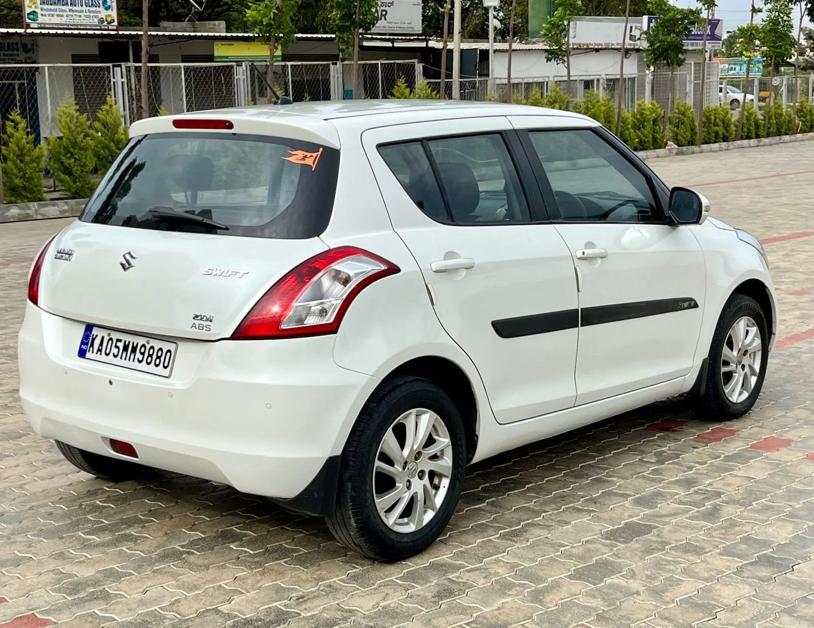 Maruti Suzuki Swift ZDI 2013 – Reliable Diesel Hatchback