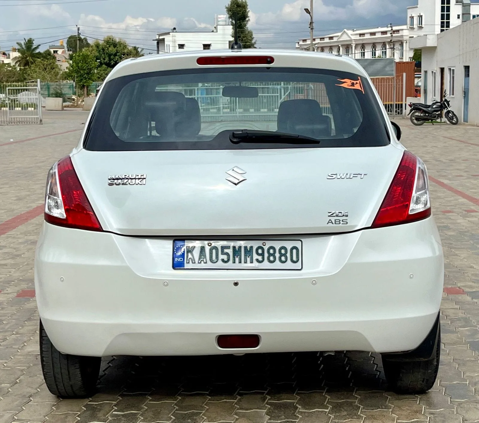 Maruti Suzuki Swift ZDI 2013 – Reliable Diesel Hatchback
