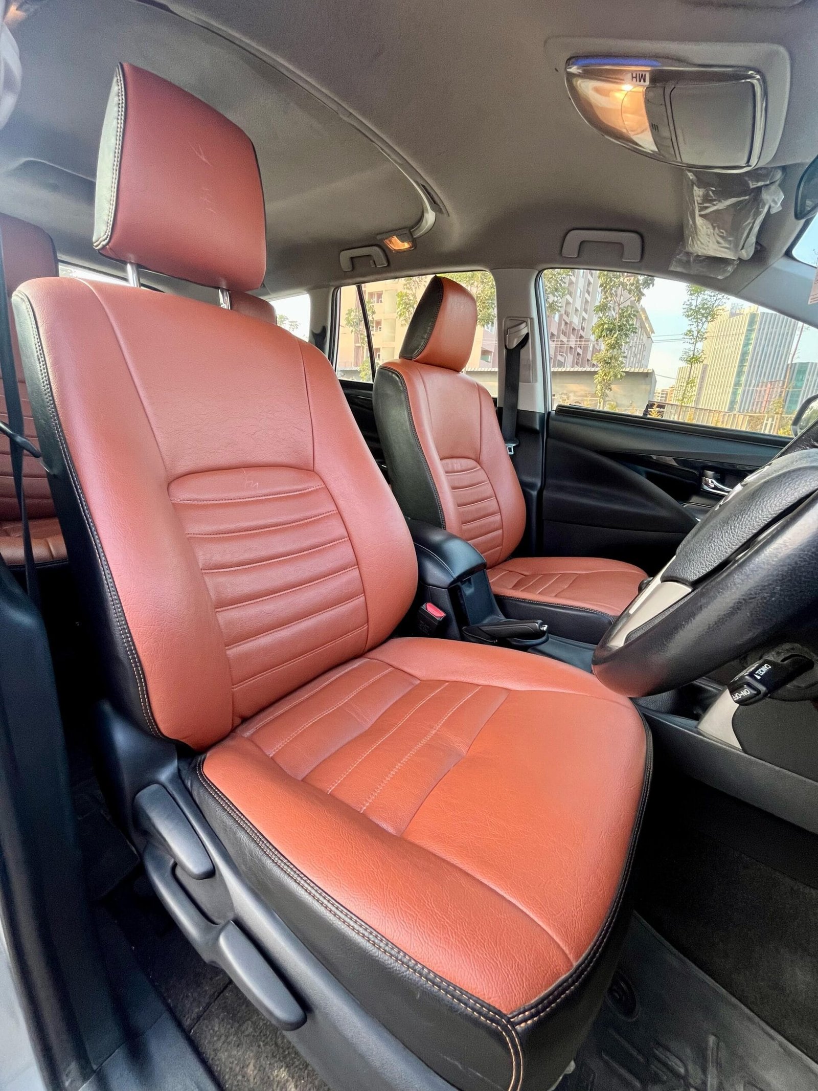 Toyota Innova Crysta 2.4 V – Premium Comfort & Performance