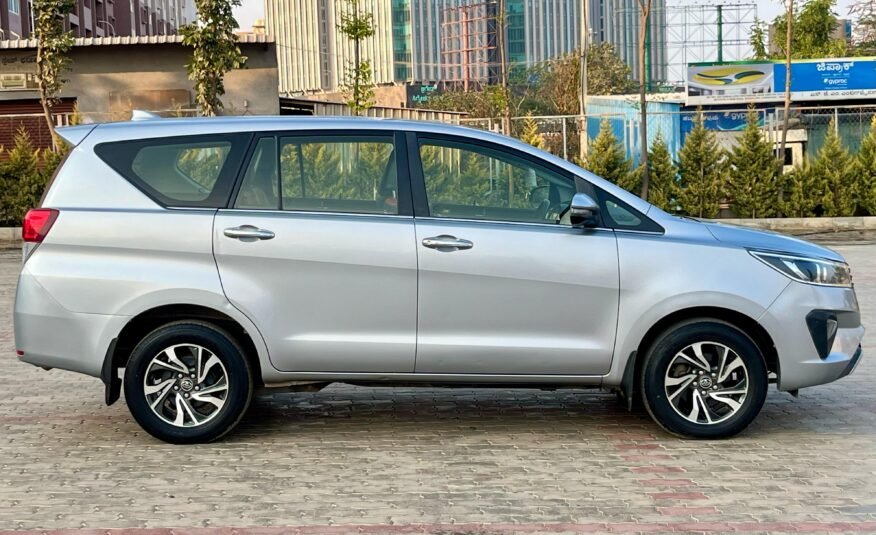 Toyota Innova Crysta 2.4 V – Premium Comfort & Performance