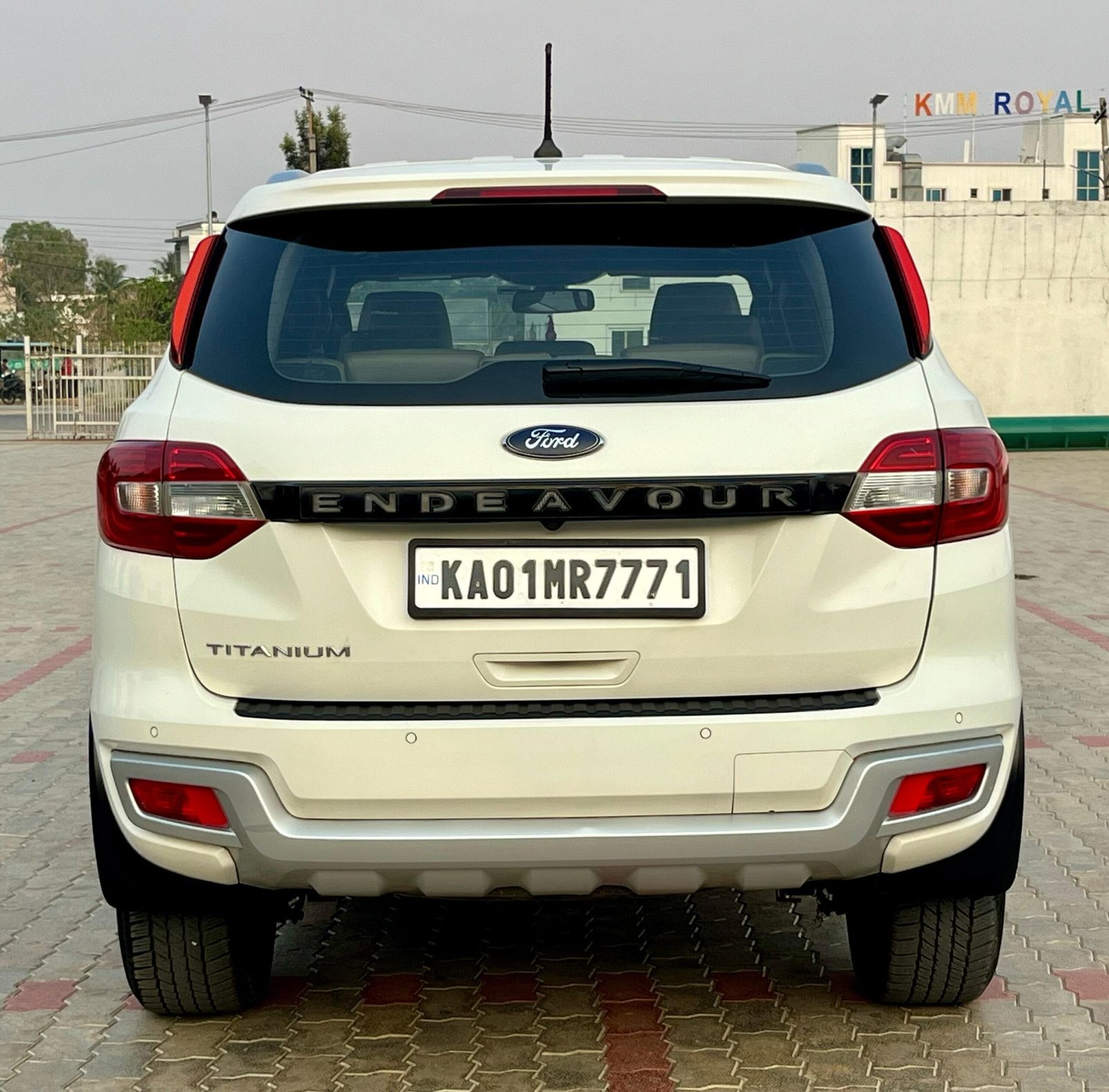 Ford Endeavour 2.2 Titanium AT 2018