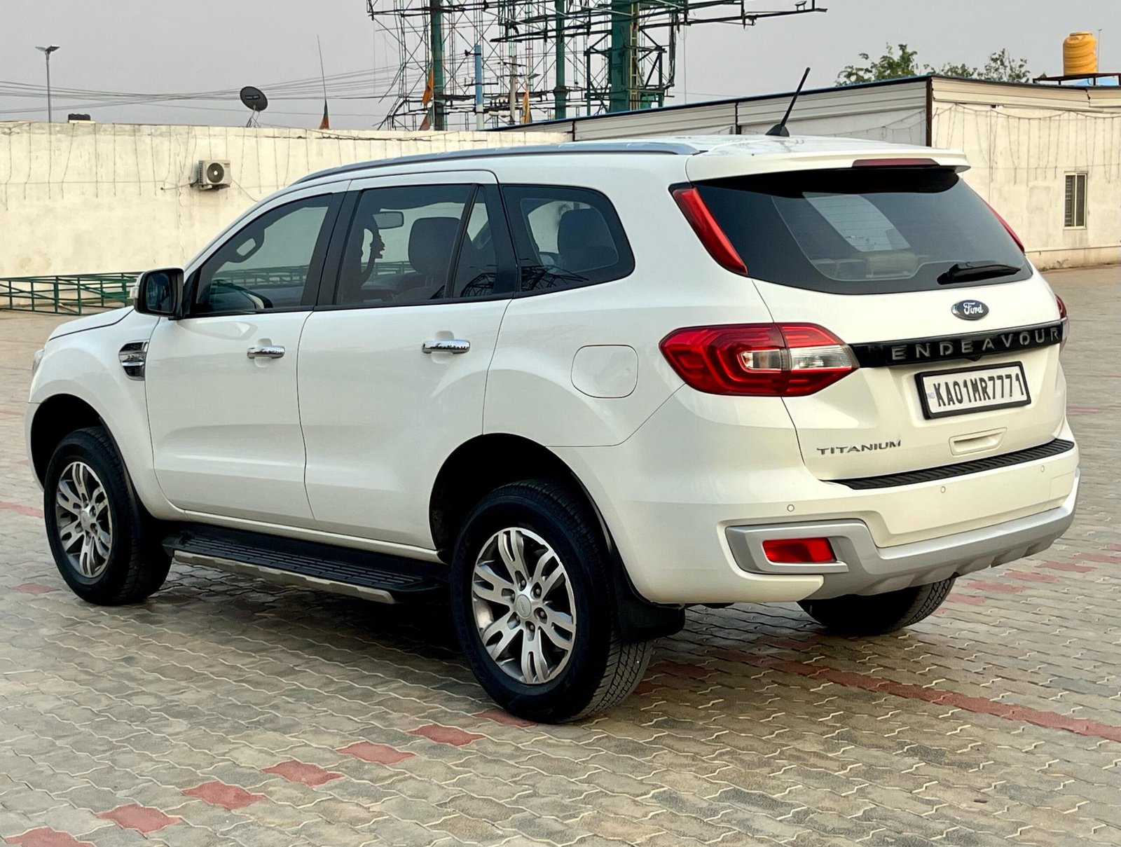 Ford Endeavour 2.2 Titanium AT 2018