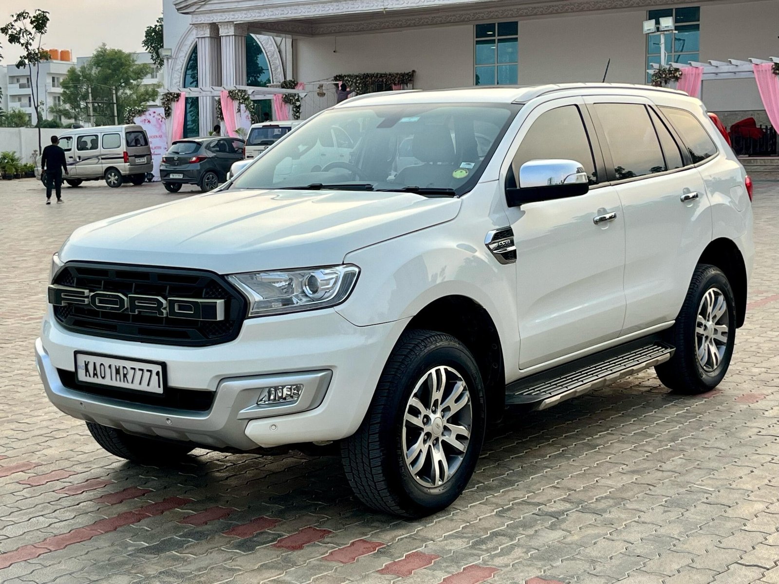 Ford Endeavour 2.2 Titanium AT 2018
