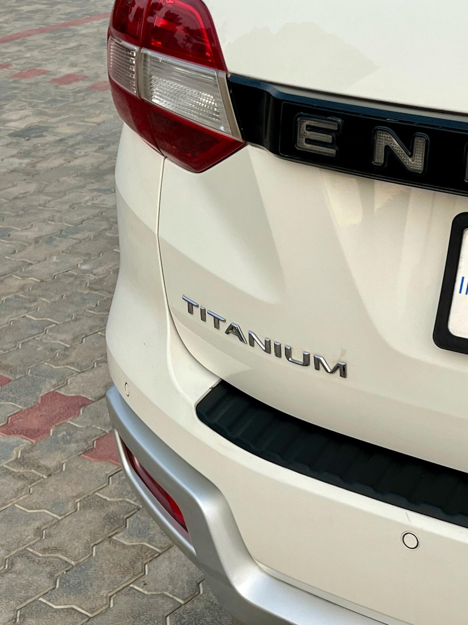 Ford Endeavour 2.2 Titanium AT 2018