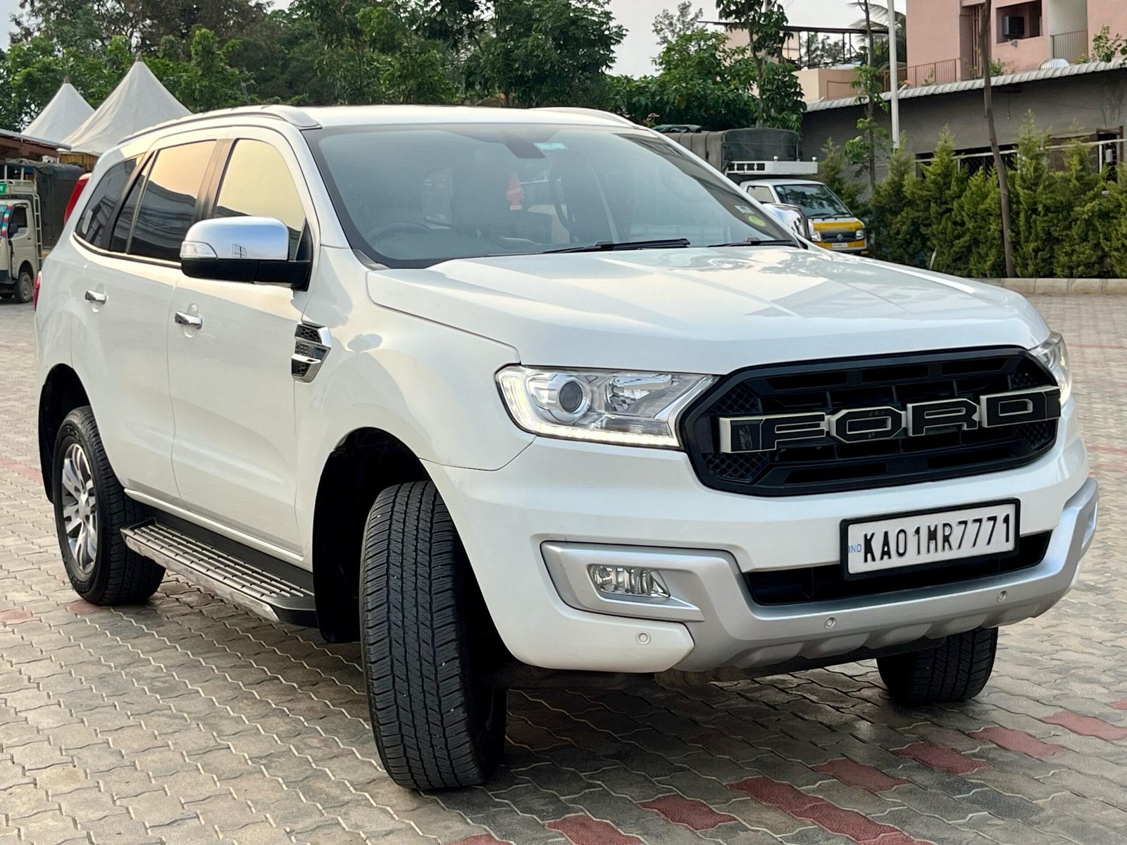 Ford Endeavour 2.2 Titanium AT 2018