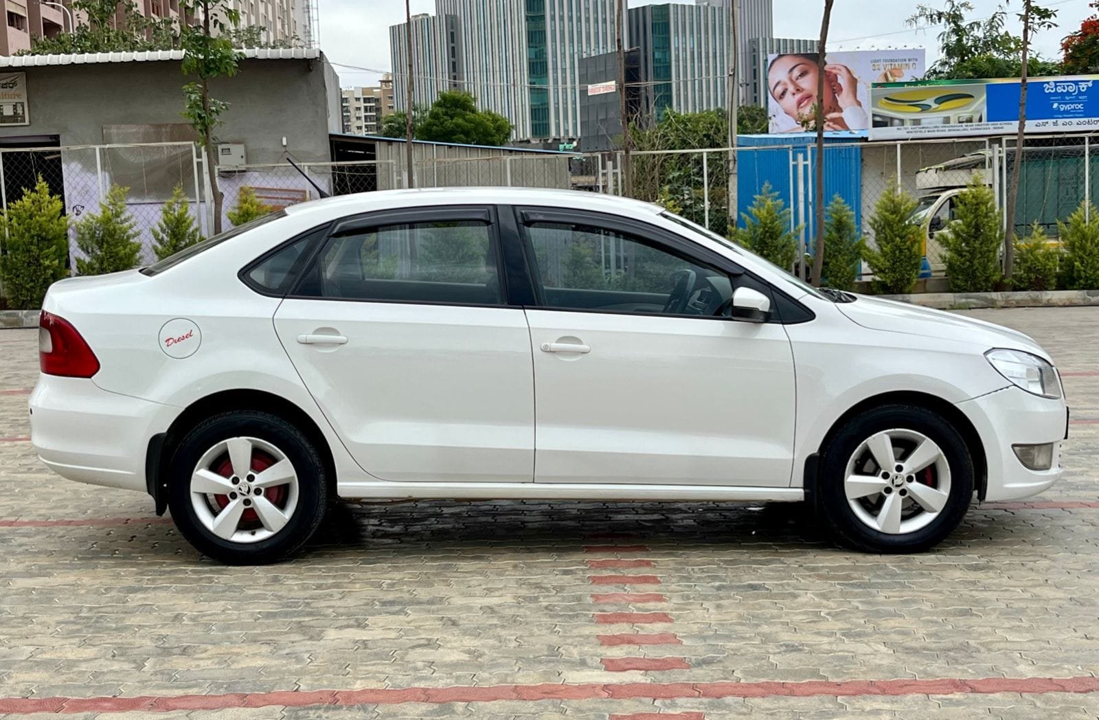 Skoda Rapid Ambition Diesel – 2015