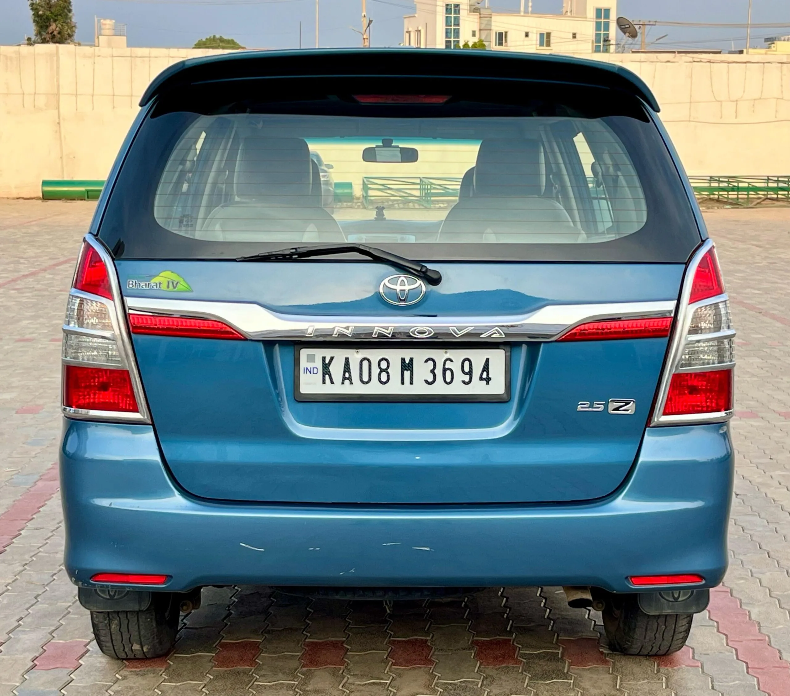 Well Maintained Toyota Innova 2.5 Z Diesel – 2014